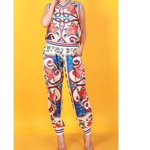 NWT DIGITAL PRINT TOP AND JOGGER PANTS SET.